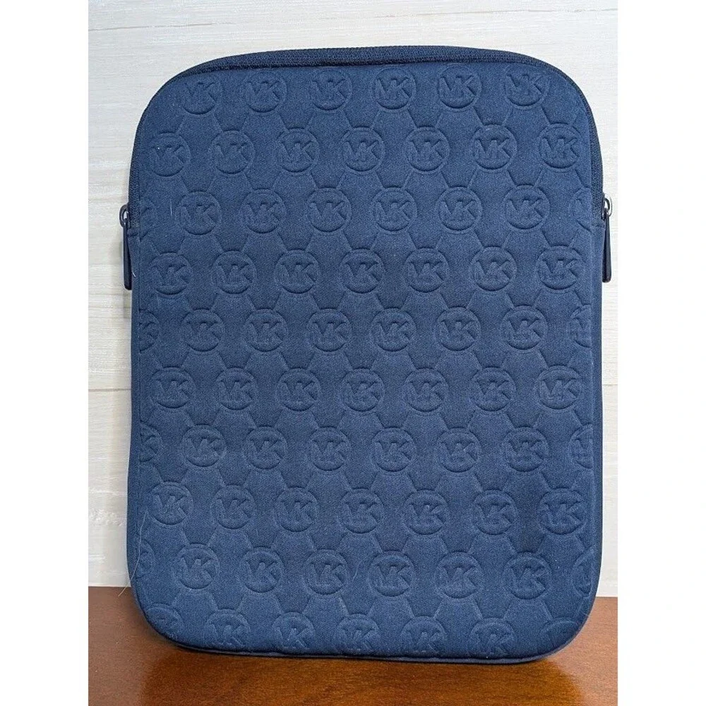 Michael Kors Navy Quilted Neoprene iPad Tablet Sleeve Case Pouch Tech Accessory